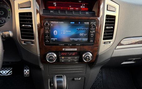 Mitsubishi Pajero IV, 2018 год, 4 800 000 рублей, 19 фотография