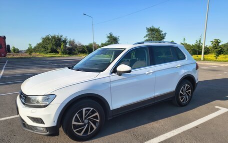 Volkswagen Tiguan II, 2018 год, 2 150 000 рублей, 2 фотография