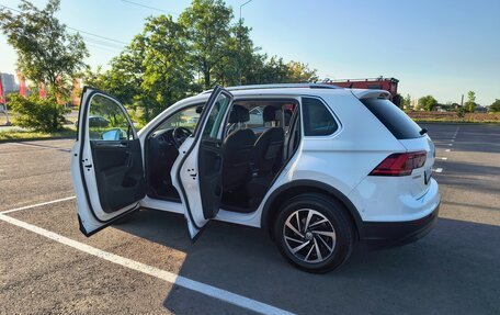 Volkswagen Tiguan II, 2018 год, 2 150 000 рублей, 15 фотография
