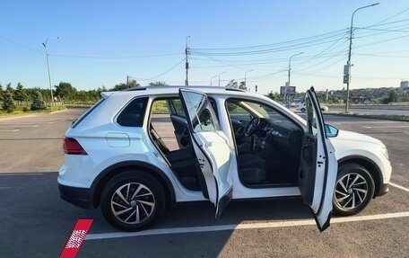 Volkswagen Tiguan II, 2018 год, 2 150 000 рублей, 17 фотография