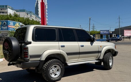 Toyota Land Cruiser 80 рестайлинг, 1996 год, 2 000 000 рублей, 6 фотография