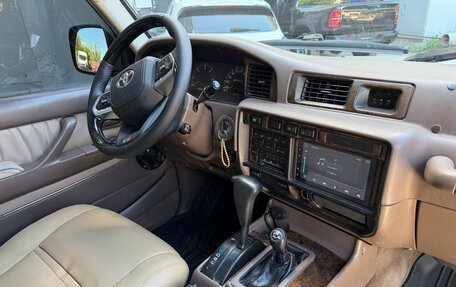 Toyota Land Cruiser 80 рестайлинг, 1996 год, 2 000 000 рублей, 38 фотография