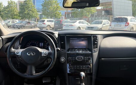 Infiniti QX70, 2014 год, 3 100 000 рублей, 6 фотография