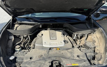 Infiniti QX70, 2014 год, 3 100 000 рублей, 15 фотография