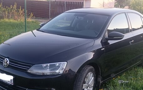 Volkswagen Jetta VI, 2013 год, 950 000 рублей, 2 фотография