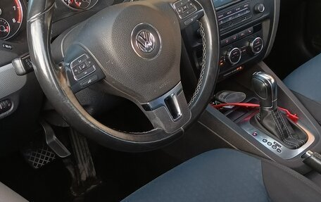 Volkswagen Jetta VI, 2013 год, 950 000 рублей, 7 фотография