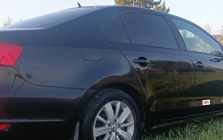 Volkswagen Jetta VI, 2013 год, 950 000 рублей, 6 фотография