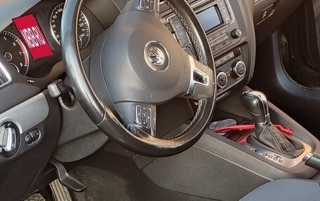 Volkswagen Jetta VI, 2013 год, 950 000 рублей, 12 фотография