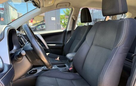 Toyota RAV4, 2018 год, 2 490 000 рублей, 15 фотография