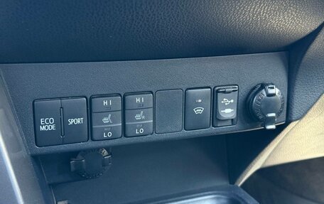 Toyota RAV4, 2018 год, 2 490 000 рублей, 25 фотография