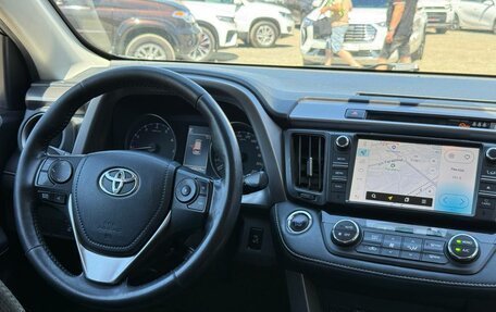 Toyota RAV4, 2018 год, 2 490 000 рублей, 30 фотография