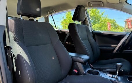 Toyota RAV4, 2018 год, 2 490 000 рублей, 32 фотография