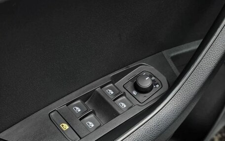 Skoda Karoq I, 2021 год, 2 289 000 рублей, 18 фотография