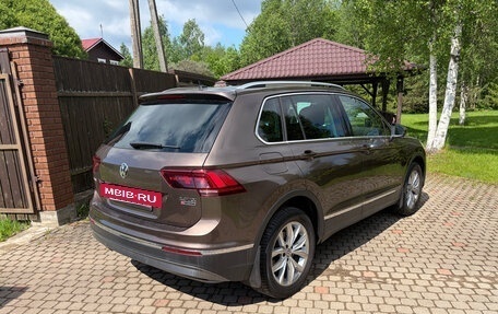 Volkswagen Tiguan II, 2018 год, 2 470 000 рублей, 2 фотография