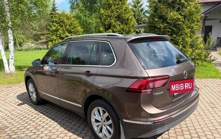 Volkswagen Tiguan II, 2018 год, 2 470 000 рублей, 3 фотография