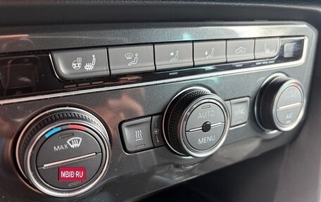 Volkswagen Tiguan II, 2018 год, 2 470 000 рублей, 9 фотография