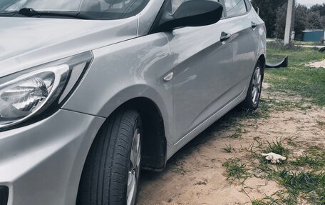 Hyundai Solaris II рестайлинг, 2013 год, 720 000 рублей, 5 фотография