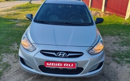 Hyundai Solaris II рестайлинг, 2013 год, 720 000 рублей, 18 фотография