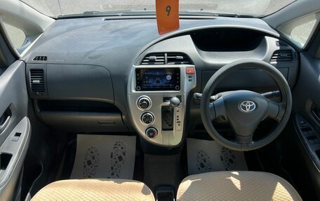 Toyota Ractis I, 2005 год, 549 999 рублей, 16 фотография