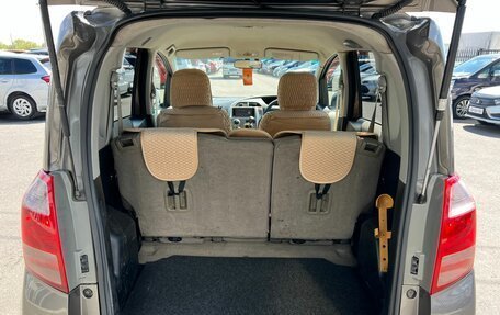 Toyota Ractis I, 2005 год, 549 999 рублей, 19 фотография