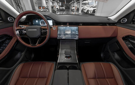 Land Rover Range Rover Evoque II, 2025 год, 5 800 000 рублей, 10 фотография