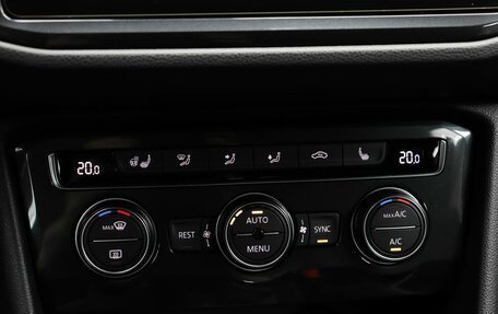 Volkswagen Tiguan II, 2019 год, 2 849 000 рублей, 15 фотография
