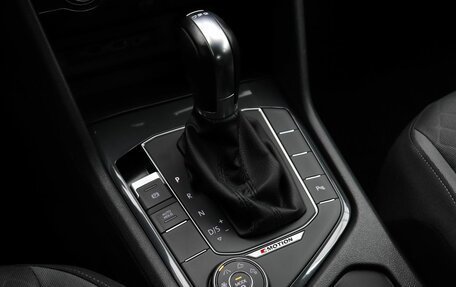 Volkswagen Tiguan II, 2019 год, 2 849 000 рублей, 17 фотография