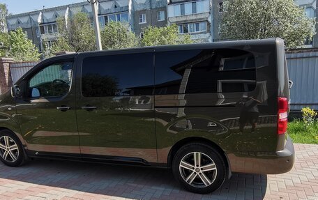 Opel Zafira Life I, 2020 год, 3 025 000 рублей, 4 фотография