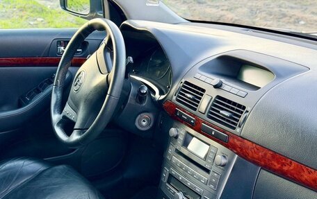 Toyota Avensis III рестайлинг, 2003 год, 530 000 рублей, 22 фотография