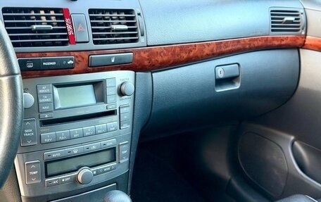 Toyota Avensis III рестайлинг, 2003 год, 530 000 рублей, 25 фотография