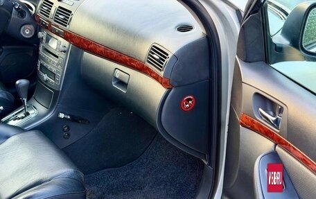 Toyota Avensis III рестайлинг, 2003 год, 530 000 рублей, 24 фотография
