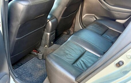 Toyota Avensis III рестайлинг, 2003 год, 530 000 рублей, 29 фотография