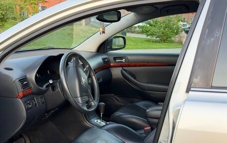 Toyota Avensis III рестайлинг, 2003 год, 530 000 рублей, 35 фотография