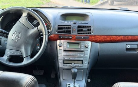 Toyota Avensis III рестайлинг, 2003 год, 530 000 рублей, 40 фотография