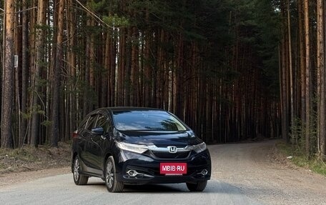 Honda Shuttle II, 2017 год, 1 300 000 рублей, 33 фотография