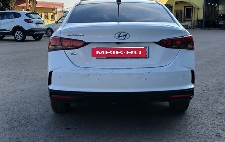 Hyundai Solaris II рестайлинг, 2021 год, 1 350 000 рублей, 3 фотография