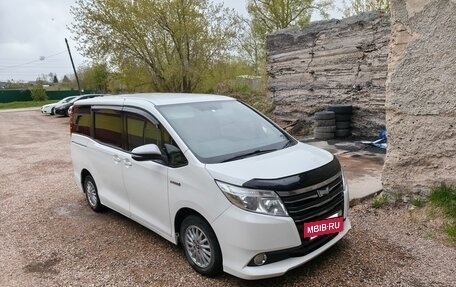 Toyota Noah III, 2014 год, 1 740 000 рублей, 5 фотография