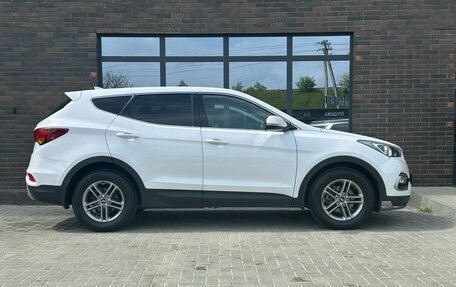 Hyundai Santa Fe III рестайлинг, 2017 год, 1 990 000 рублей, 5 фотография