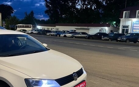 Volkswagen Jetta VI, 2014 год, 900 000 рублей, 2 фотография