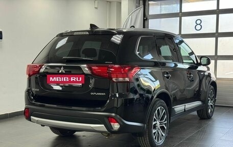 Mitsubishi Outlander III рестайлинг 3, 2018 год, 2 250 000 рублей, 6 фотография