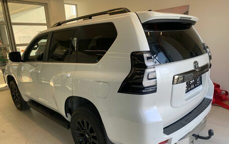 Toyota Land Cruiser Prado 150 рестайлинг 2, 2021 год, 6 980 500 рублей, 6 фотография
