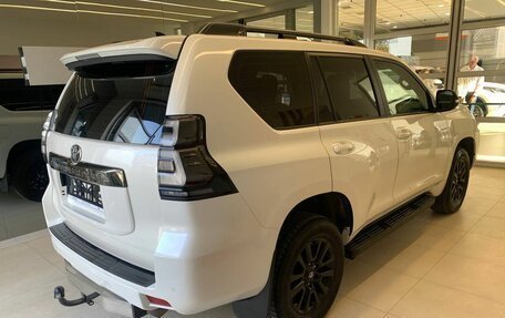 Toyota Land Cruiser Prado 150 рестайлинг 2, 2021 год, 6 980 500 рублей, 4 фотография