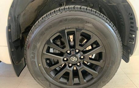 Toyota Land Cruiser Prado 150 рестайлинг 2, 2021 год, 6 980 500 рублей, 14 фотография
