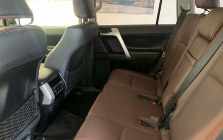Toyota Land Cruiser Prado 150 рестайлинг 2, 2021 год, 6 980 500 рублей, 9 фотография