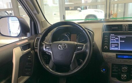 Toyota Land Cruiser Prado 150 рестайлинг 2, 2021 год, 6 980 500 рублей, 8 фотография