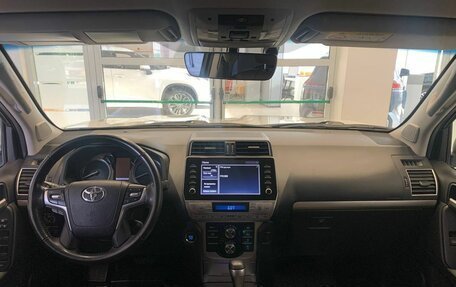 Toyota Land Cruiser Prado 150 рестайлинг 2, 2021 год, 6 980 500 рублей, 10 фотография