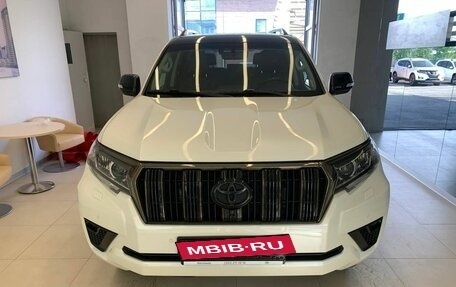 Toyota Land Cruiser Prado 150 рестайлинг 2, 2021 год, 6 980 500 рублей, 2 фотография