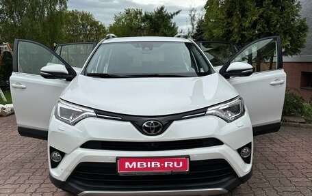 Toyota RAV4, 2015 год, 2 500 000 рублей, 1 фотография