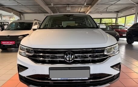 Volkswagen Tiguan II, 2023 год, 2 980 000 рублей, 11 фотография