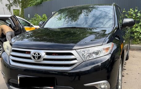 Toyota Highlander III, 2011 год, 1 150 000 рублей, 1 фотография